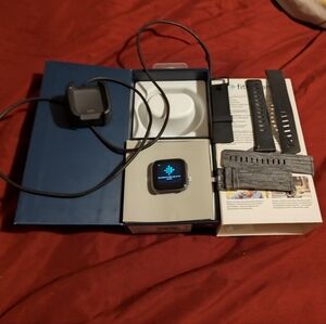 Fitbit Versa Special Edition